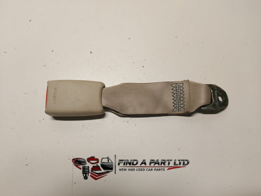 2004 Toyota Ipsum - Centre Seat Belt Stalk PN: G2285