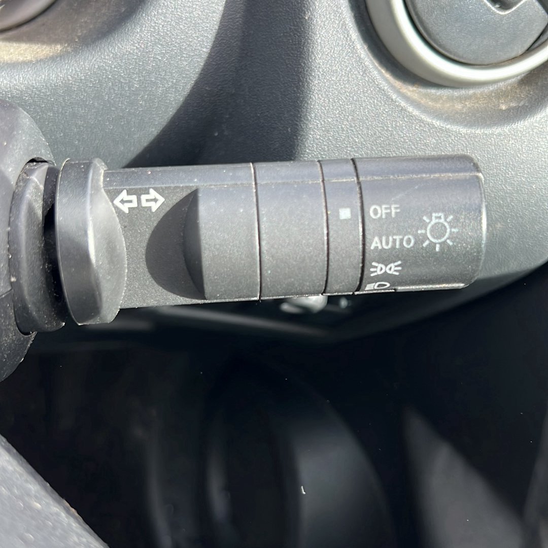 2006-2010 Nissan Dualis J10 J10 - Light Combination Switch PN: