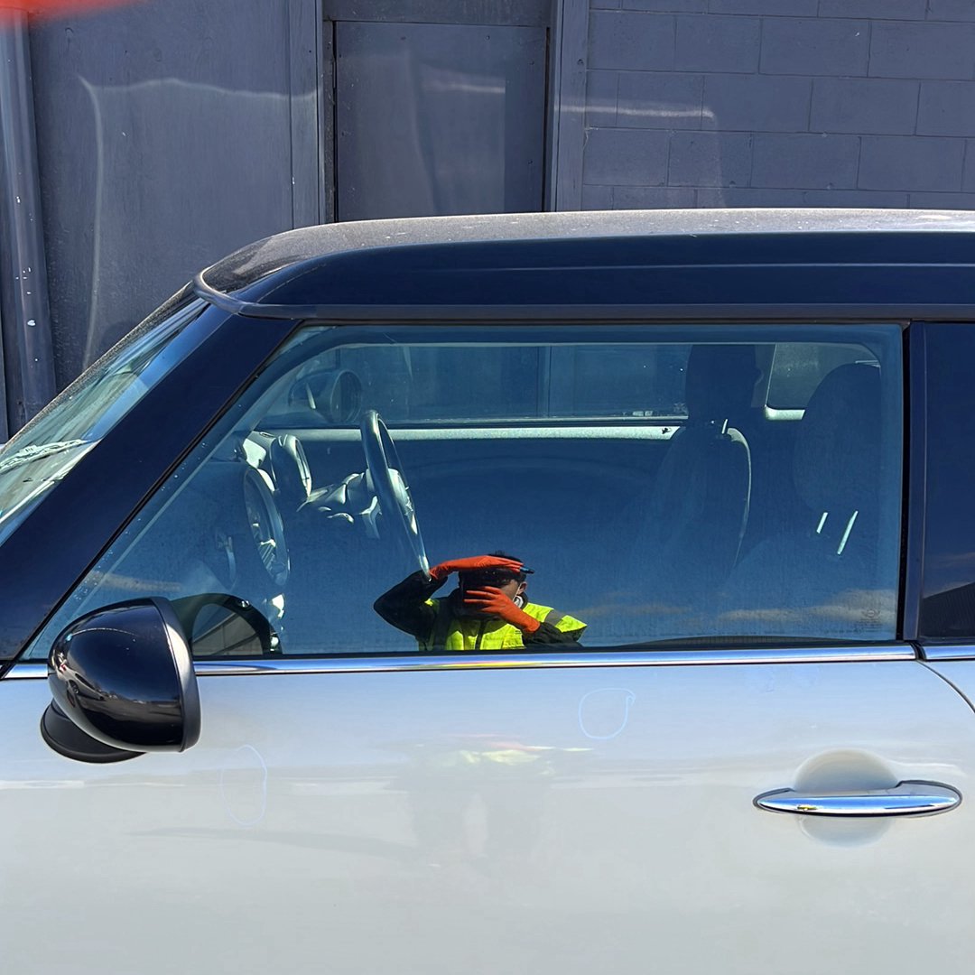 2008-2014 MINI Cooper R55 WMWML320X0TM93432 - Left Front Door Window PN: