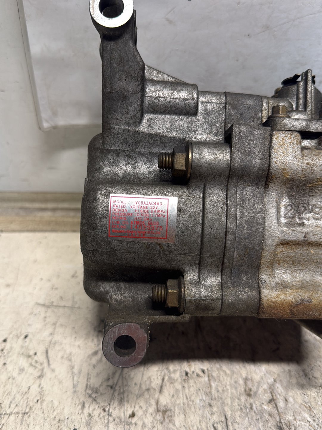 2002-2007 Mazda Demio DY - A/C Compressor PN: V08A1AC4AD