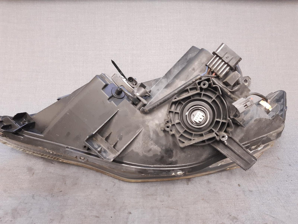 Nov 2007 to Sep 2009 - Mitsubishi Outlander ZG - Right Headlight - Xenon Type