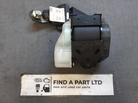 Nov 2006 to Sep 2009 - Mitsubishi Outlander ZG - Rear Centre Seat Belt