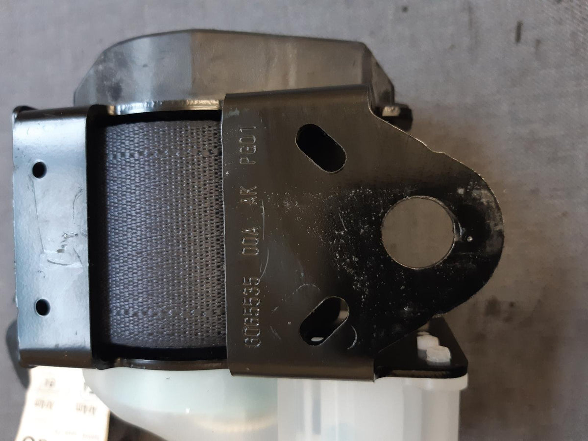 Nov 2006 to Sep 2009 - Mitsubishi Outlander ZG - Rear Centre Seat Belt