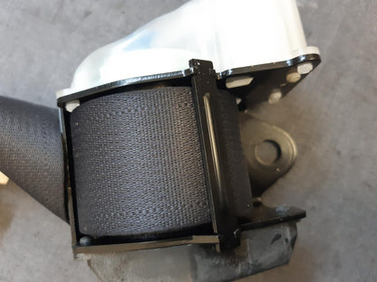 Nov 2006 to Sep 2009 - Mitsubishi Outlander ZG - Rear Centre Seat Belt