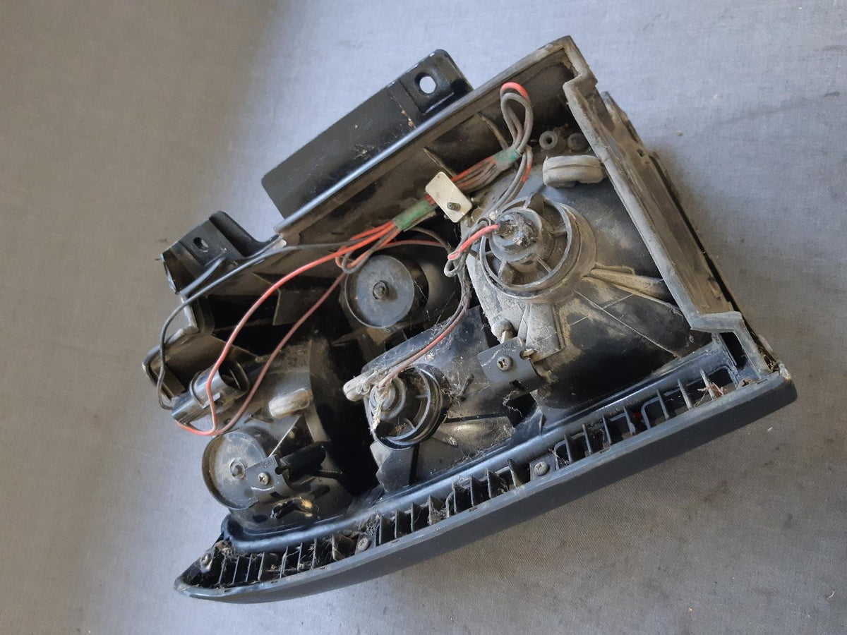 1997-2000 Mitsubishi Pajero NL - Right Taillight PN: