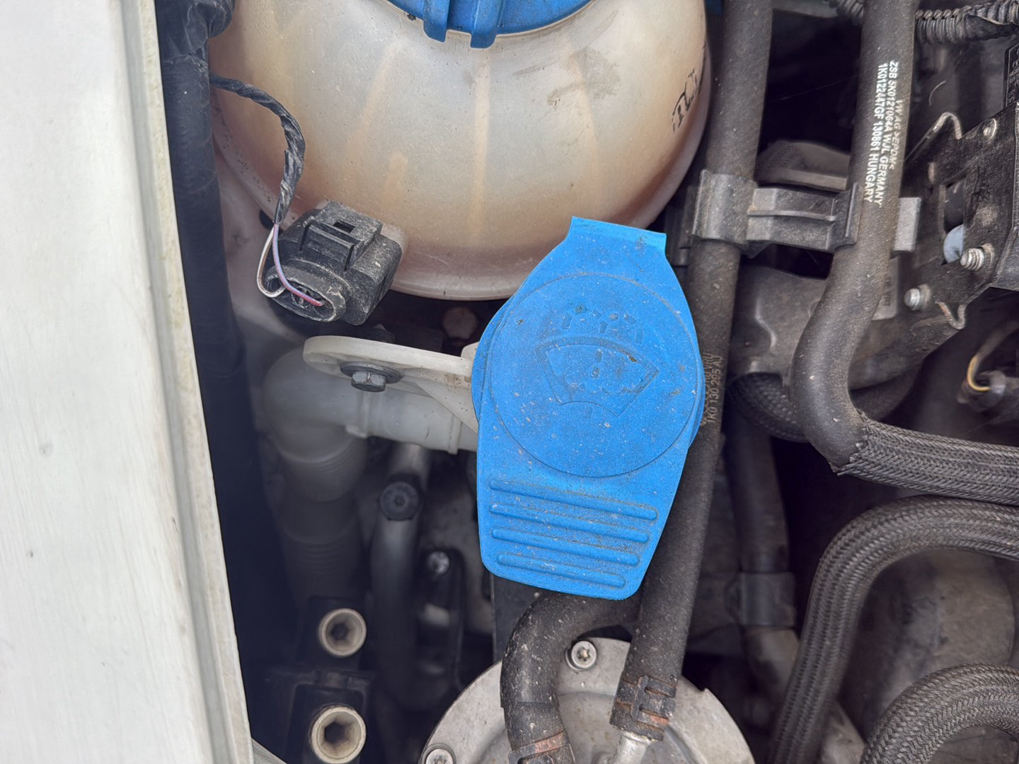 2012-2020 Skoda Octavia 5E - Washer Bottle PN: