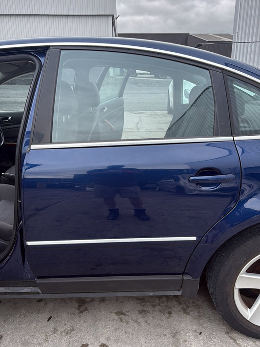 1998-2005 Volkswagen Passat- Left Rear Door Shell PN: