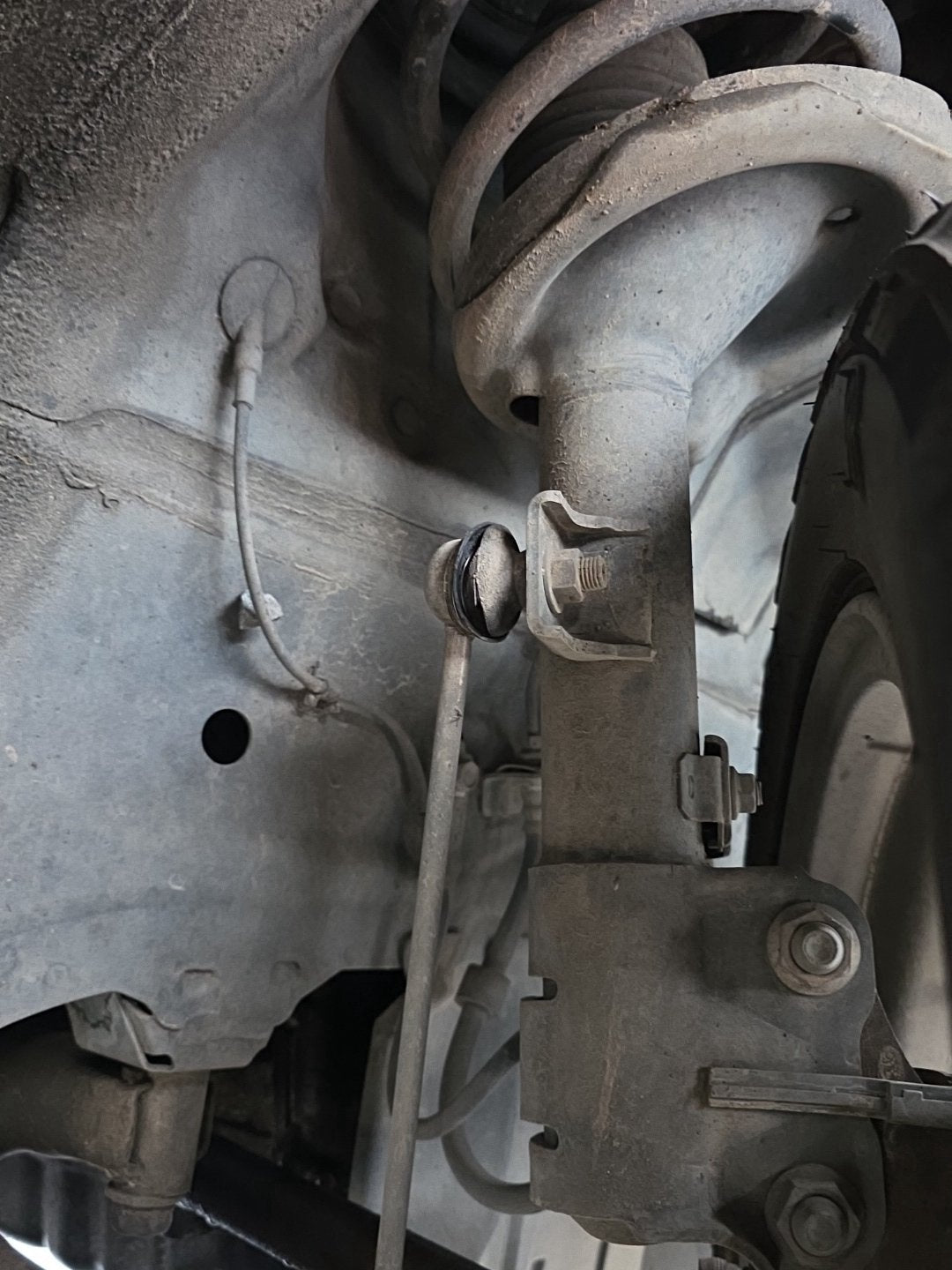 2007 Mitsubishi Delica CV5W - Right Rear Shock Absorber PN: