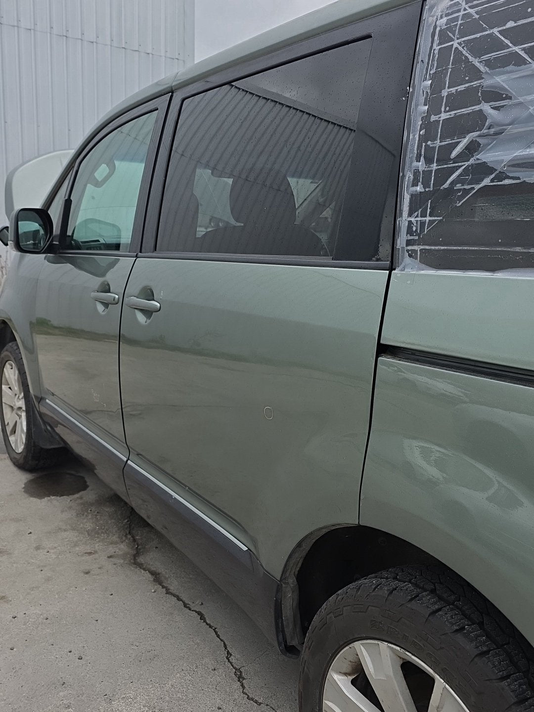 2007 Mitsubishi Delica CV5W - Left Sliding Door PN: