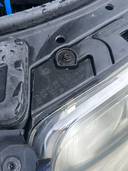 1998-2005 Volkswagen Passat- Left Headlight PN: