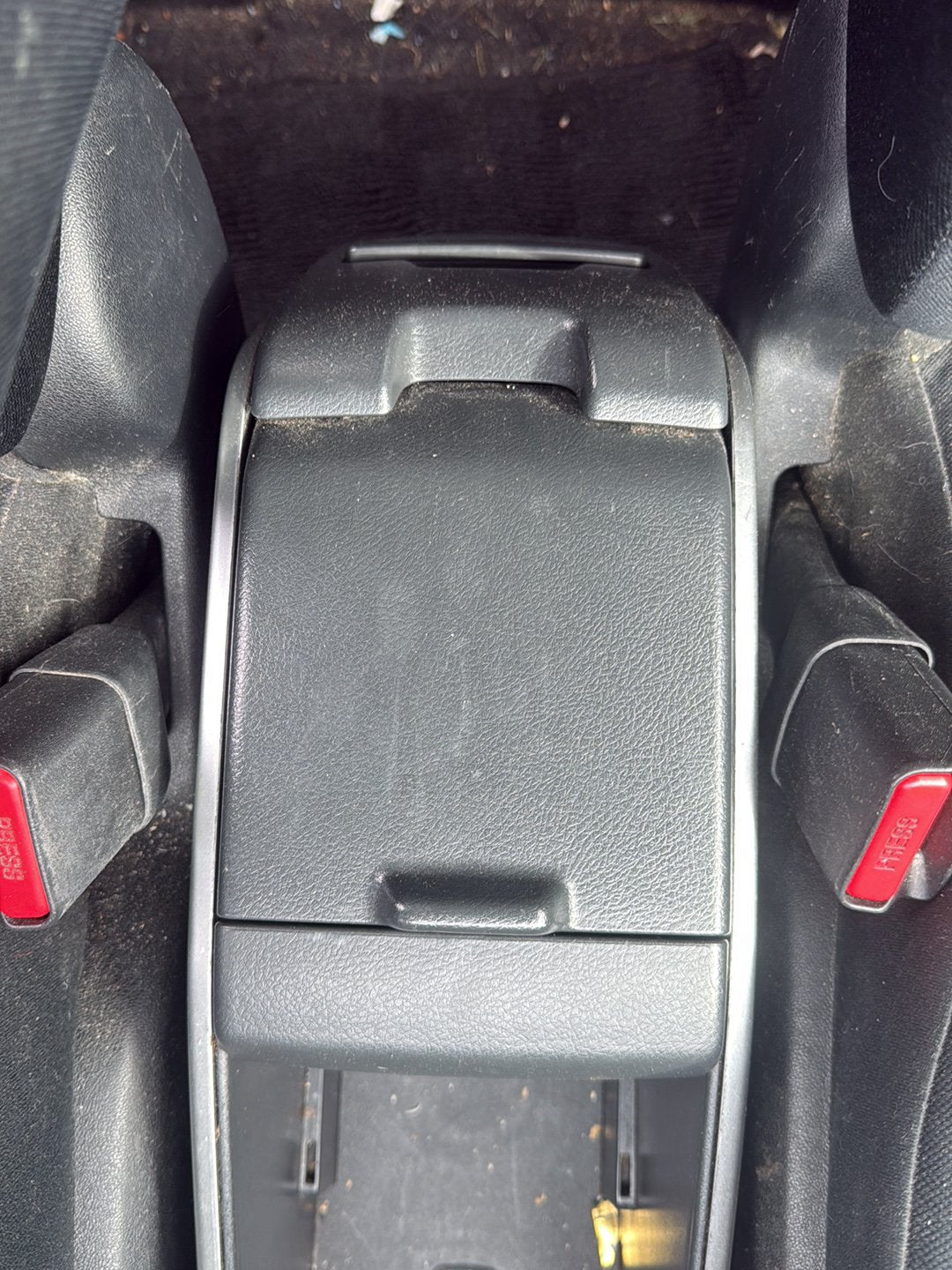 2009-2017 Toyota Wish ZGE20 - Console Lid PN:
