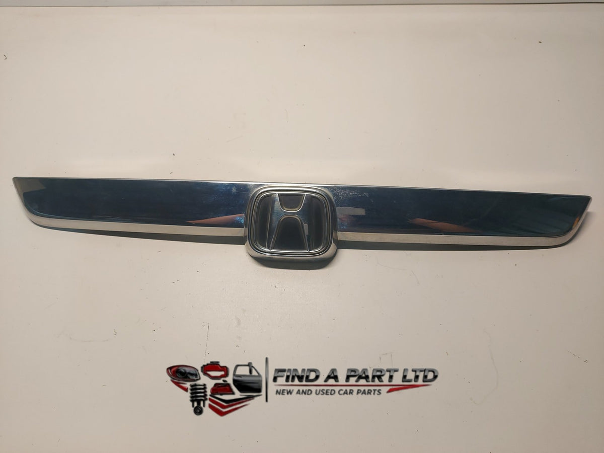 2007 Honda CR-V RE4 - Rear Garnish PN: 74890 SWA