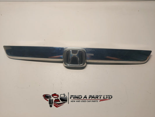 2007 Honda CR-V RE4 - Rear Garnish PN: 74890 SWA