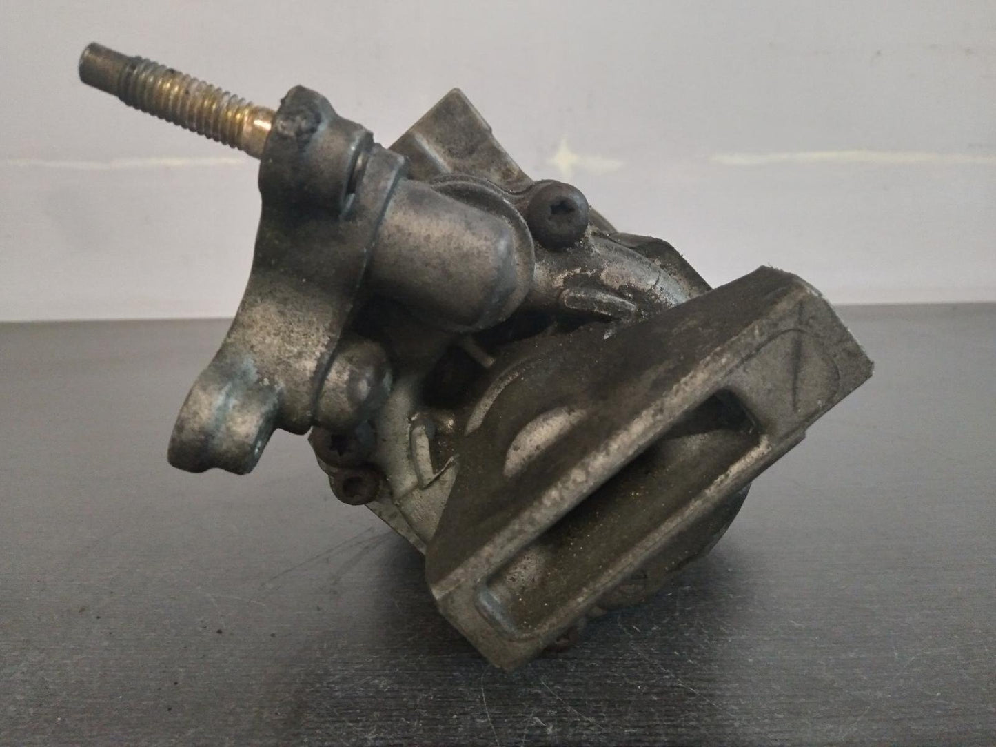 Sep 2004 to Jan 2013- Nissan Tiida C11 1.8L Engine Code MR18- A/C Compressor