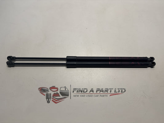 2016 Mitsubishi Outlander GF*W - tailgate strut pair PN: 5802A 559, 5802A600