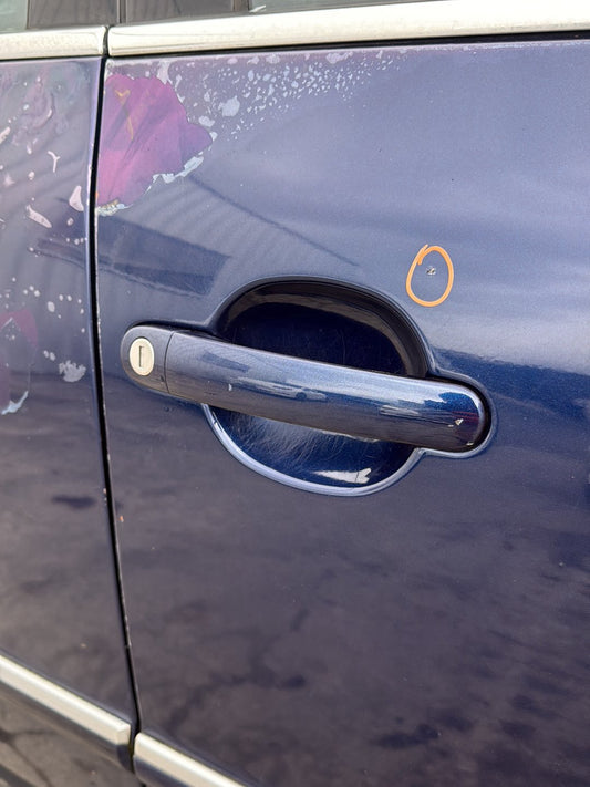 1998-2005 Volkswagen Passat- Right Front Exterior Door Handle PN: