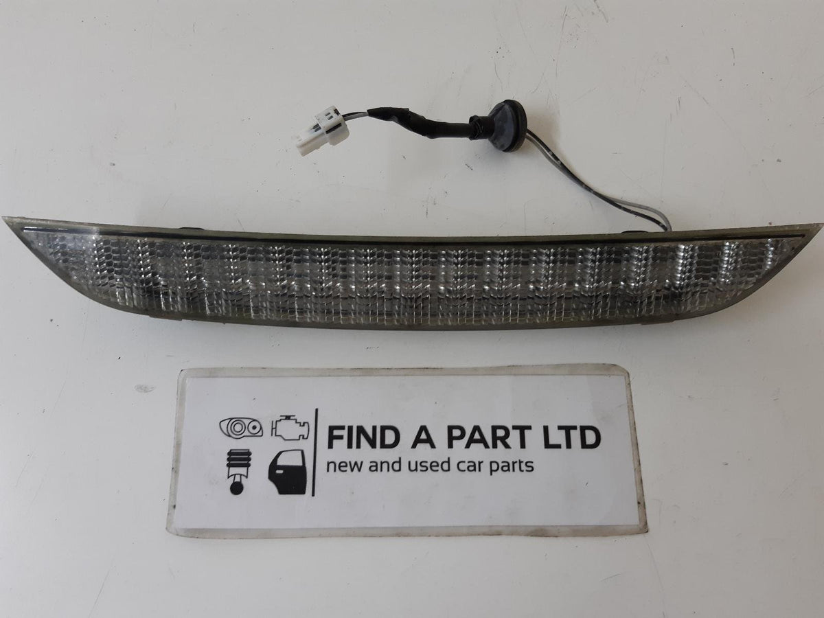 Nov 2006 to Sep 2009 - Mitsubishi Outlander ZG - High Level Stoplight