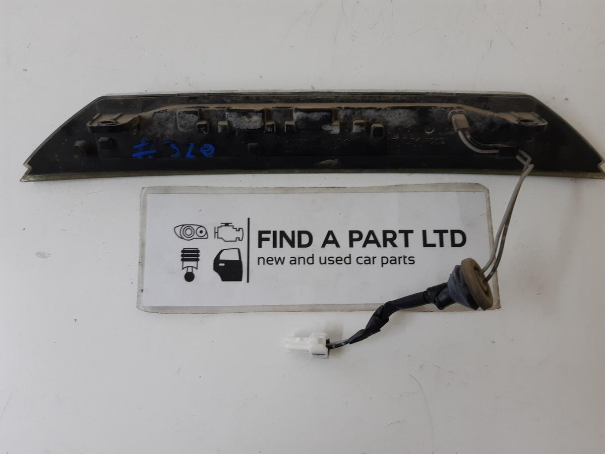 Nov 2006 to Sep 2009 - Mitsubishi Outlander ZG - High Level Stoplight