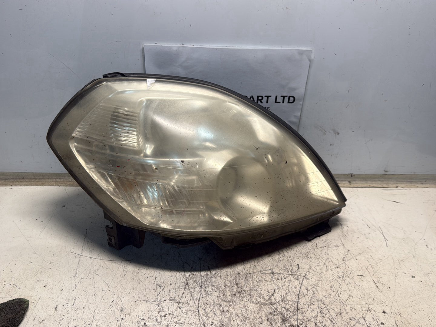 2004-2008 Nissan Maxima J31- Right Headlight PN: 100-63878