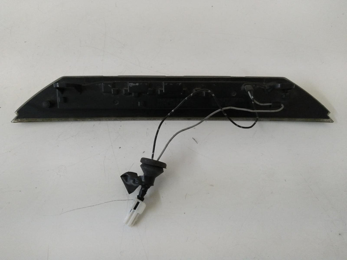 Nov 2006 to Sep 2009 - Mitsubishi Outlander ZG - High Level Stoplight