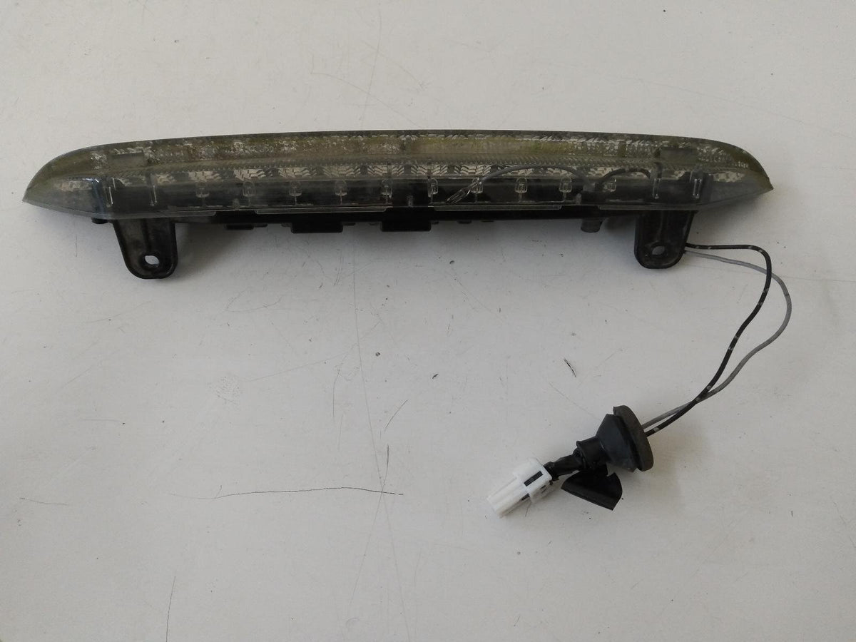 Nov 2006 to Sep 2009 - Mitsubishi Outlander ZG - High Level Stoplight