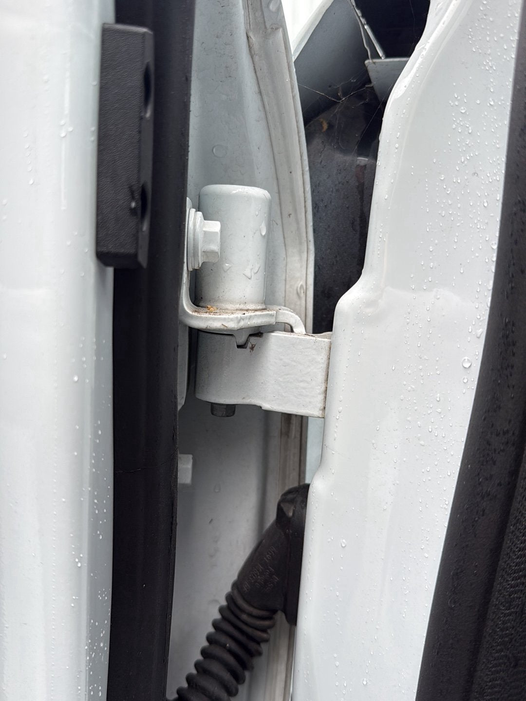 2007-2014 Ford Mondeo MK4 - Left Front Door Top Hinge PN: