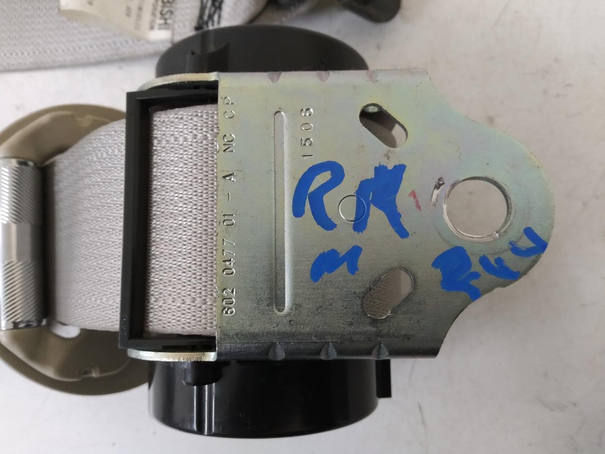 Nov 2006 to Sep 2009 - Mitsubishi Outlander ZG - Right Rear Centre Seat Belt - Mid