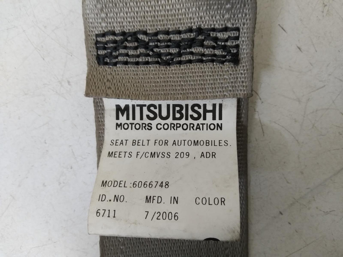 Nov 2006 to Sep 2009 - Mitsubishi Outlander ZG - Right Rear Centre Seat Belt - Mid