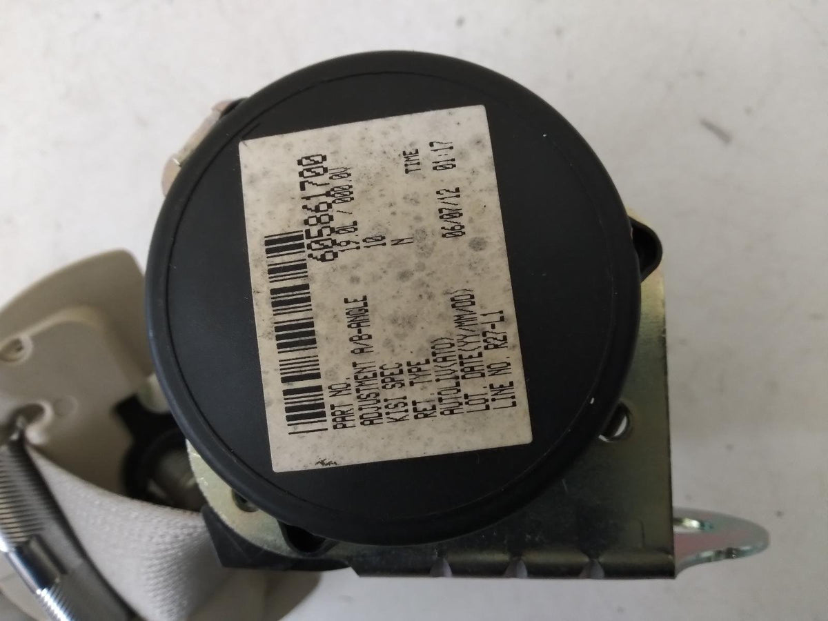 Nov 2006 to Sep 2009 - Mitsubishi Outlander ZG - Right Rear Centre Seat Belt - Mid