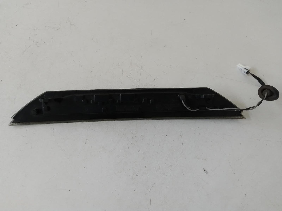 Nov 2006 to Sep 2009 - Mitsubishi Outlander ZG - High Level Stoplight