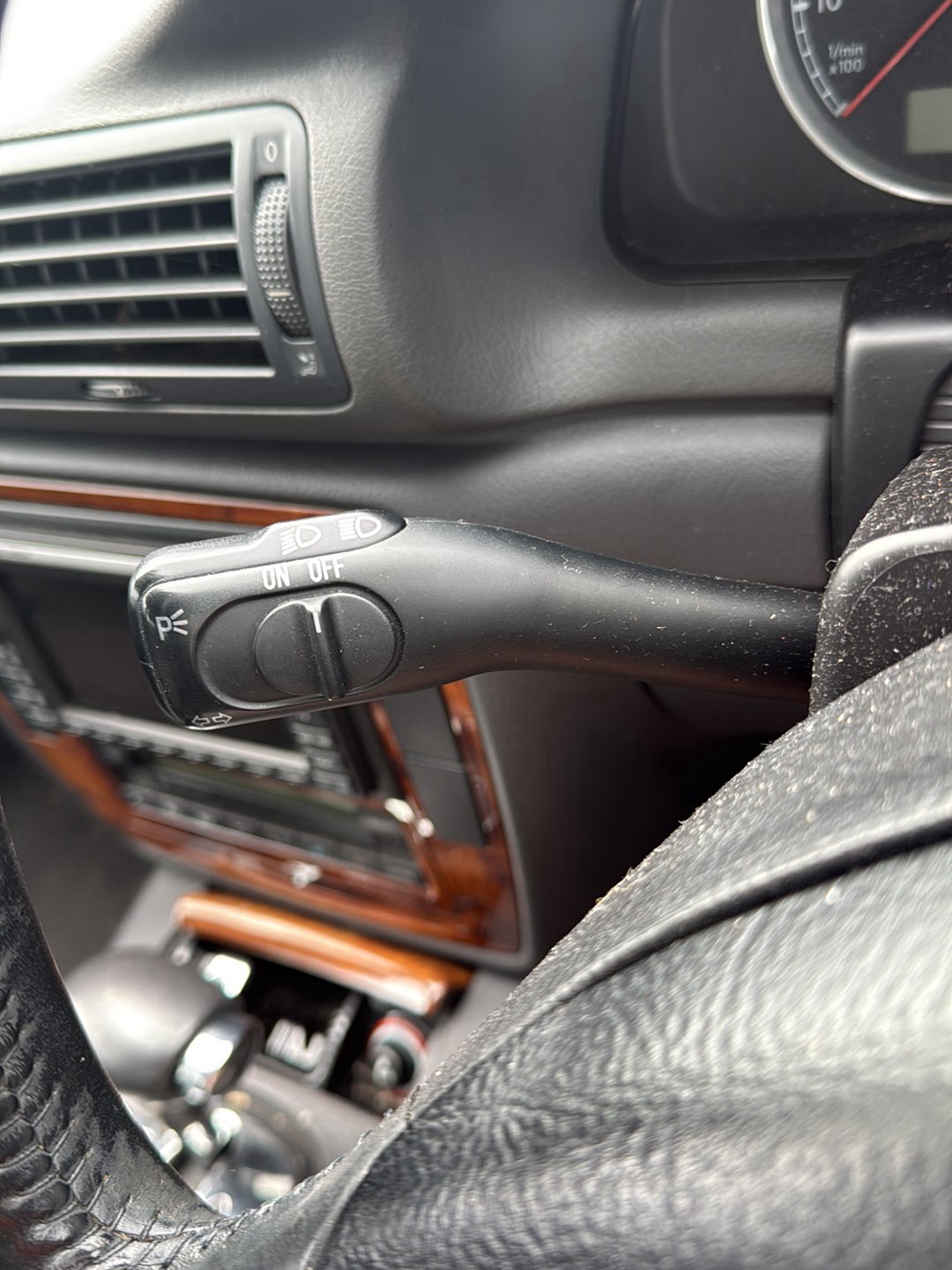 1998-2005 Volkswagen Passat- Headlight Switch PN: