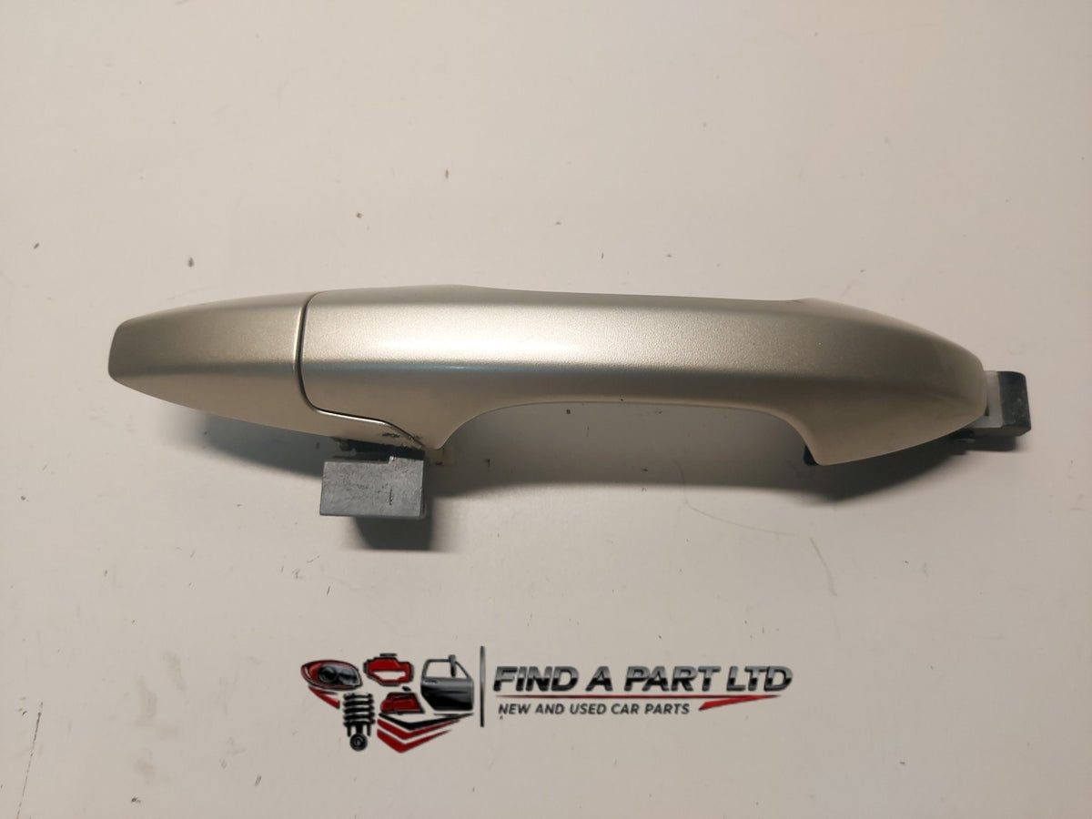 2007 Honda CR-V RE4 - Left Rear Exterior Door Handle PN: