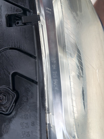 1998-2005 Volkswagen Passat- Left Headlight PN: