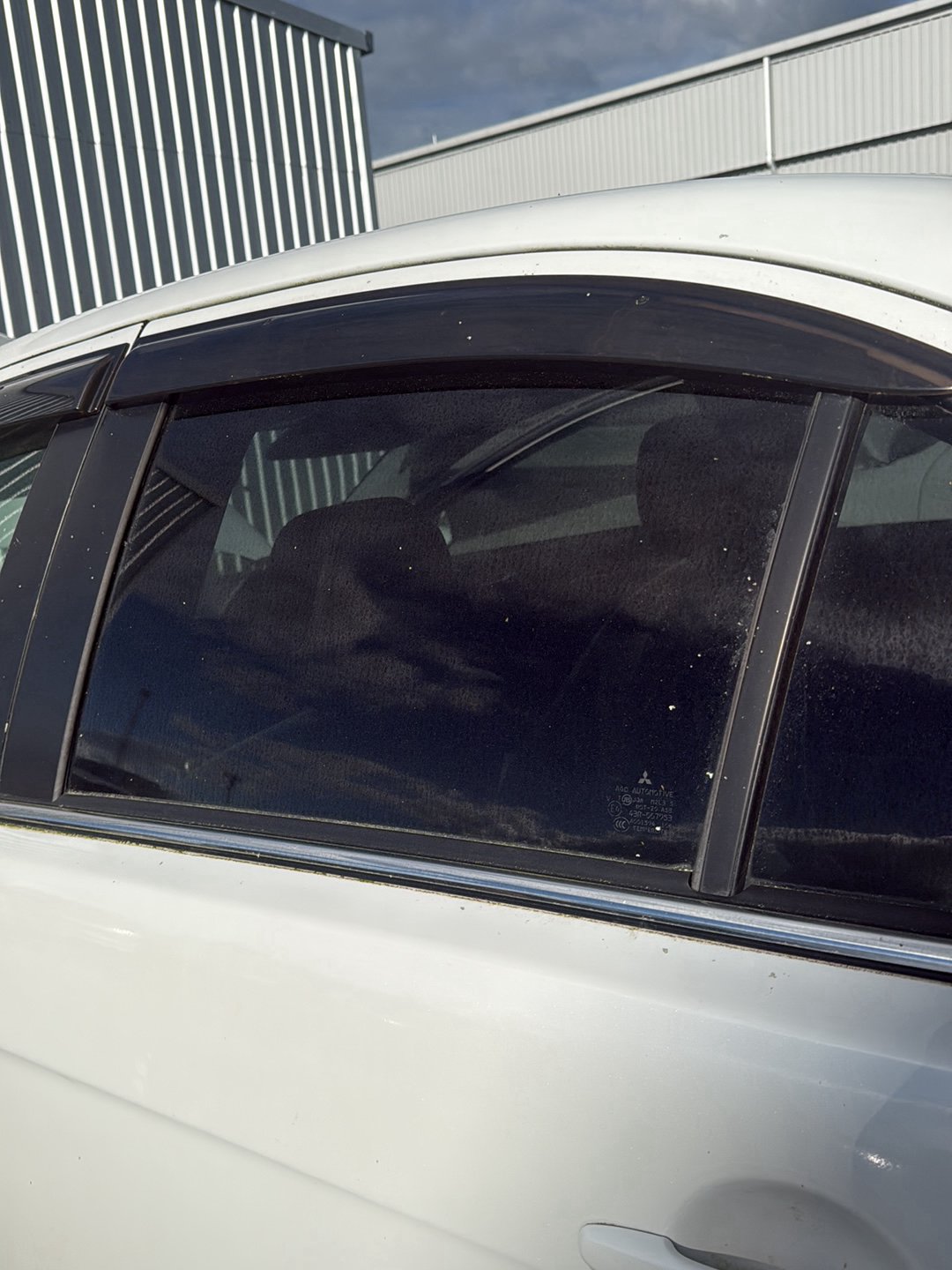 2004-2012 Mitsubishi Galant DJ CY4A - Left Rear Door Window PN: