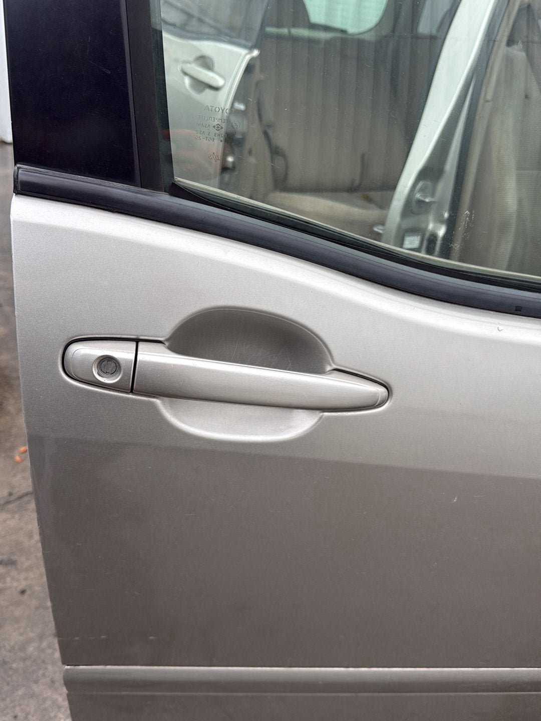 2003-2011 Toyota Raum Z20 NCZ20 - Right Front Exterior Door Handle PN:
