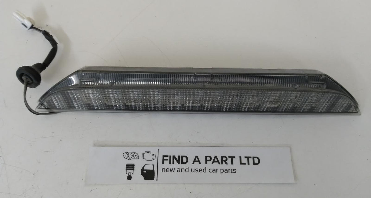 Nov 2006 to Sep 2009 - Mitsubishi Outlander ZG - High Level Stoplight