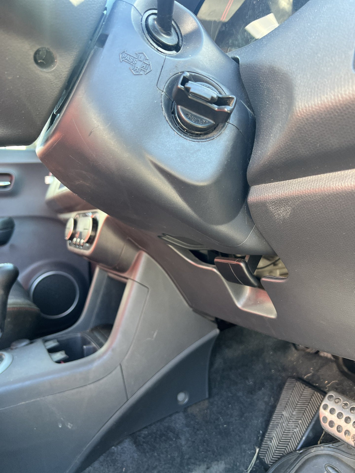 2006 Suzuki Swift ZC31S - Steering Column Shroud PN: