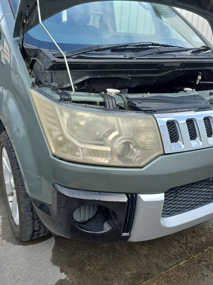 2007 Mitsubishi Delica CV5W - Right Headlight PN: 100-87918