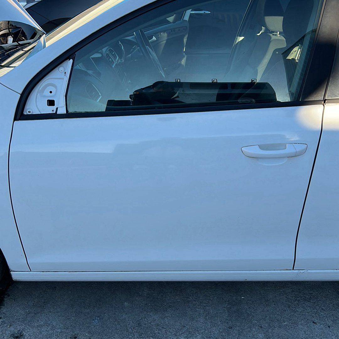 Oct 2008 to Mar 2013- Volkswagen Golf Mk6 Hatchback 5 Door- Left Front Door
