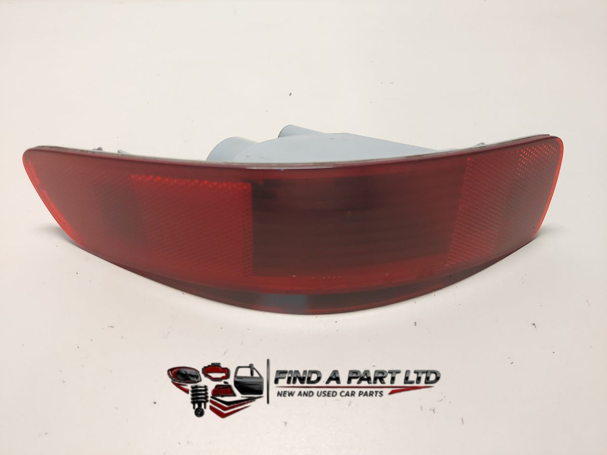 2008 Mitsubishi Outlander CW*W - Left Rear Bumper Reflector PN: A048333
