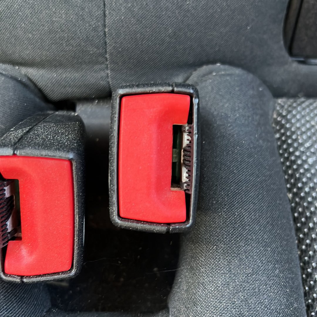 2008-2014 MINI Cooper R55 WMWML320X0TM93432 - Left Rear Seat Belt Stalk PN: