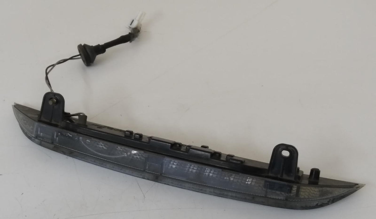 Nov 2006 to Sep 2009 - Mitsubishi Outlander ZG - High Level Stoplight