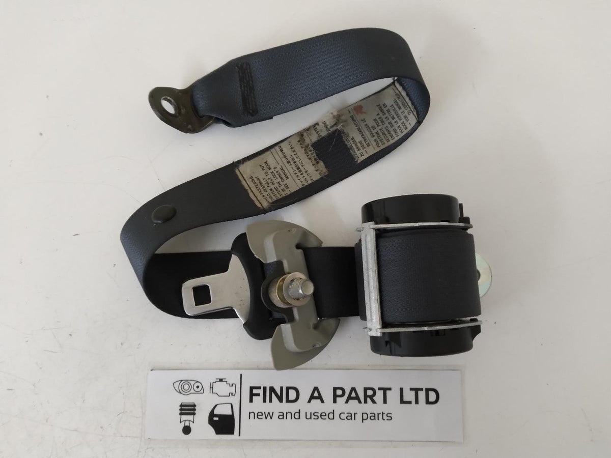 Nov 2006 to Sep 2009 - Mitsubishi Outlander ZG - Right Rear Centre Seat Belt - Mid