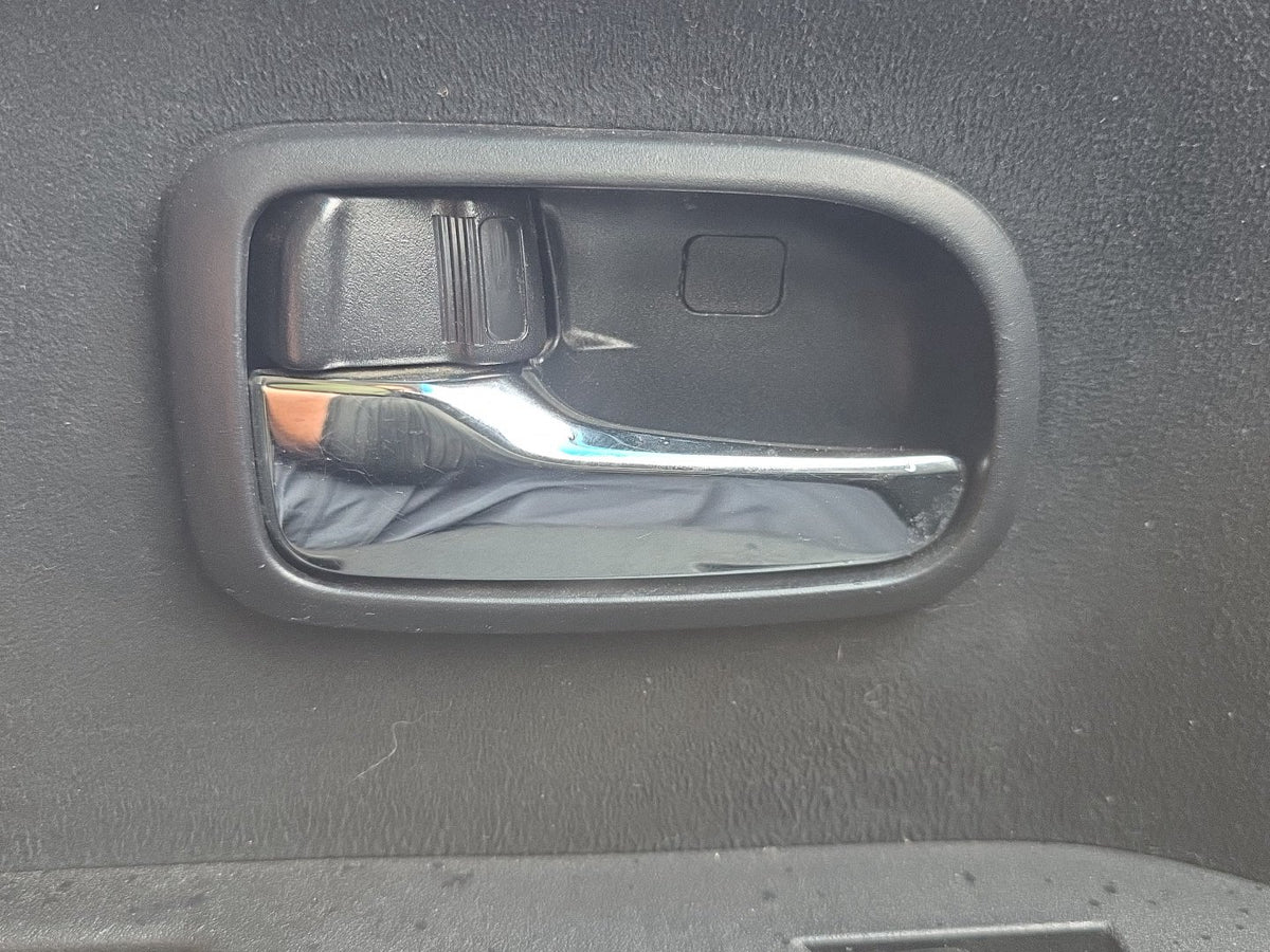 2007 Mitsubishi Delica CV5W - Left Front Door Interior Handle PN: