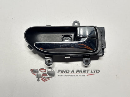 2006 Nissan X-Trail T30 - Right Front Door Interior Handle PN: