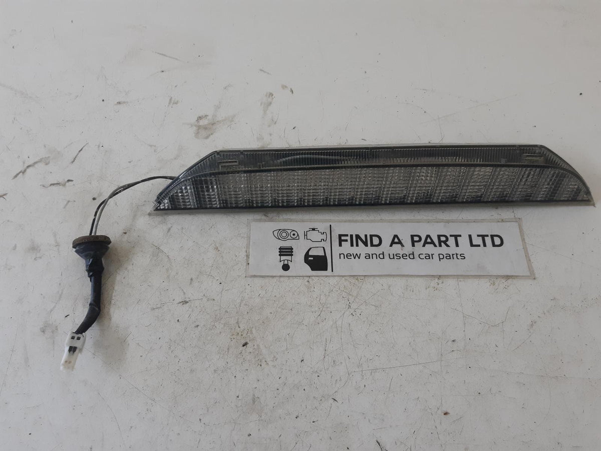 Nov 2006 to Sep 2009 - Mitsubishi Outlander ZG - High Level Stoplight