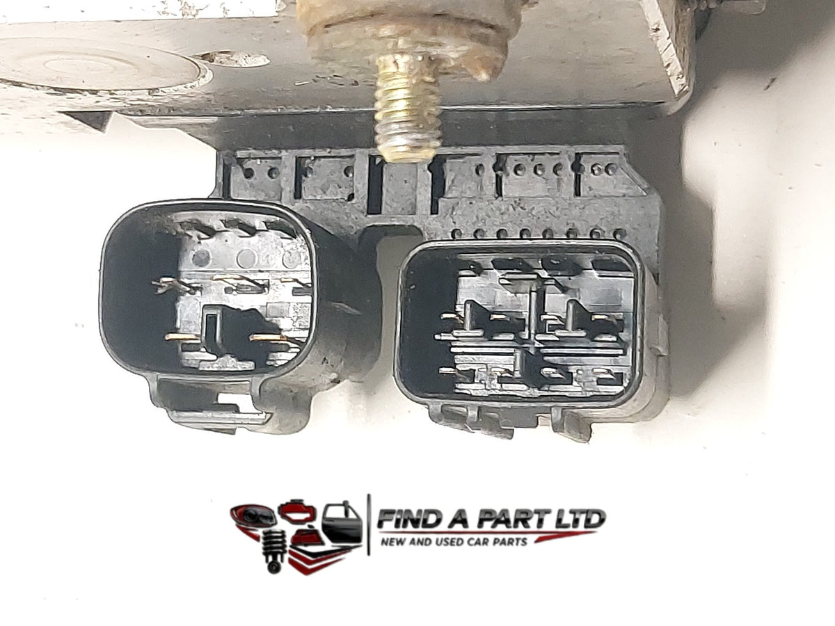 2005 Toyota Estima R30 - ABS Pump/Modulator PN: 44510-32070