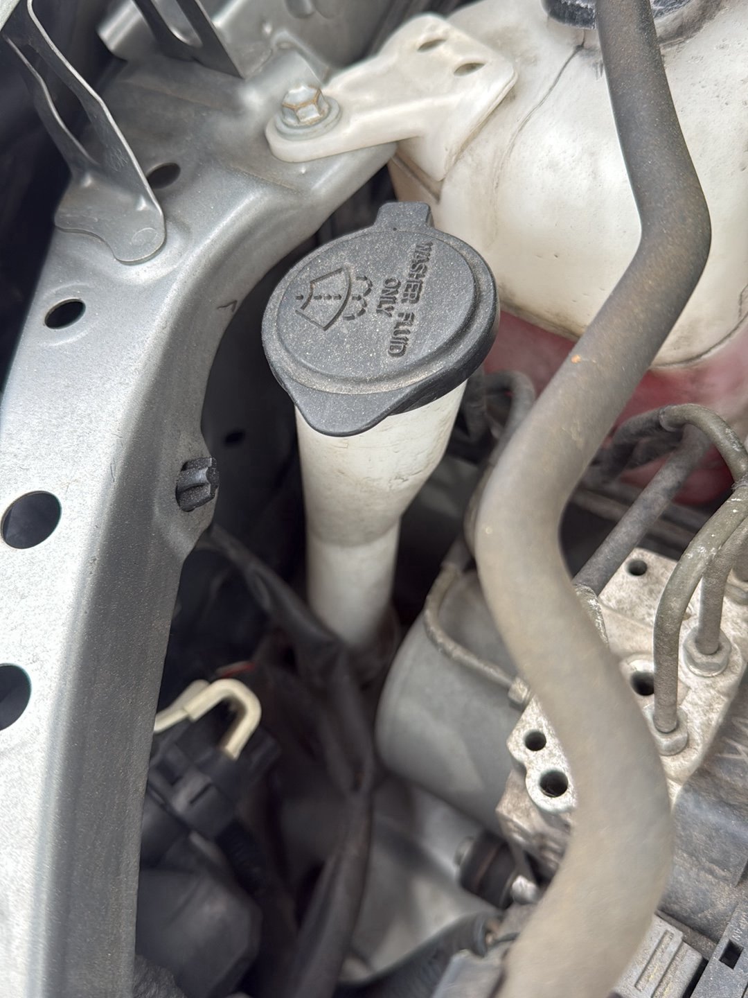 2009-2017 Toyota Wish ZGE20 - Washer Bottle PN: