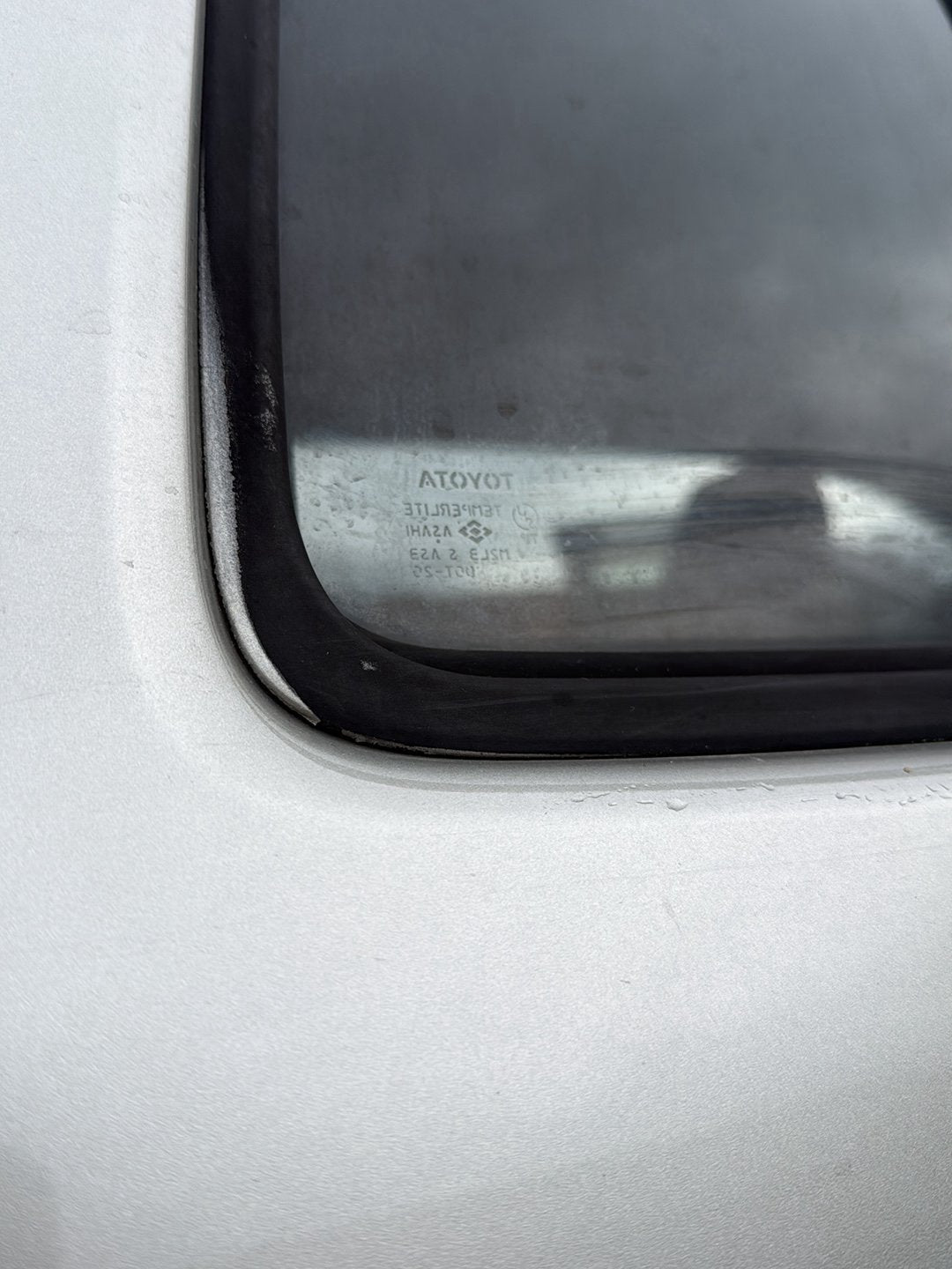 2003-2011 Toyota Raum Z20 NCZ20 - Right Rear Quarter Door Glass PN: