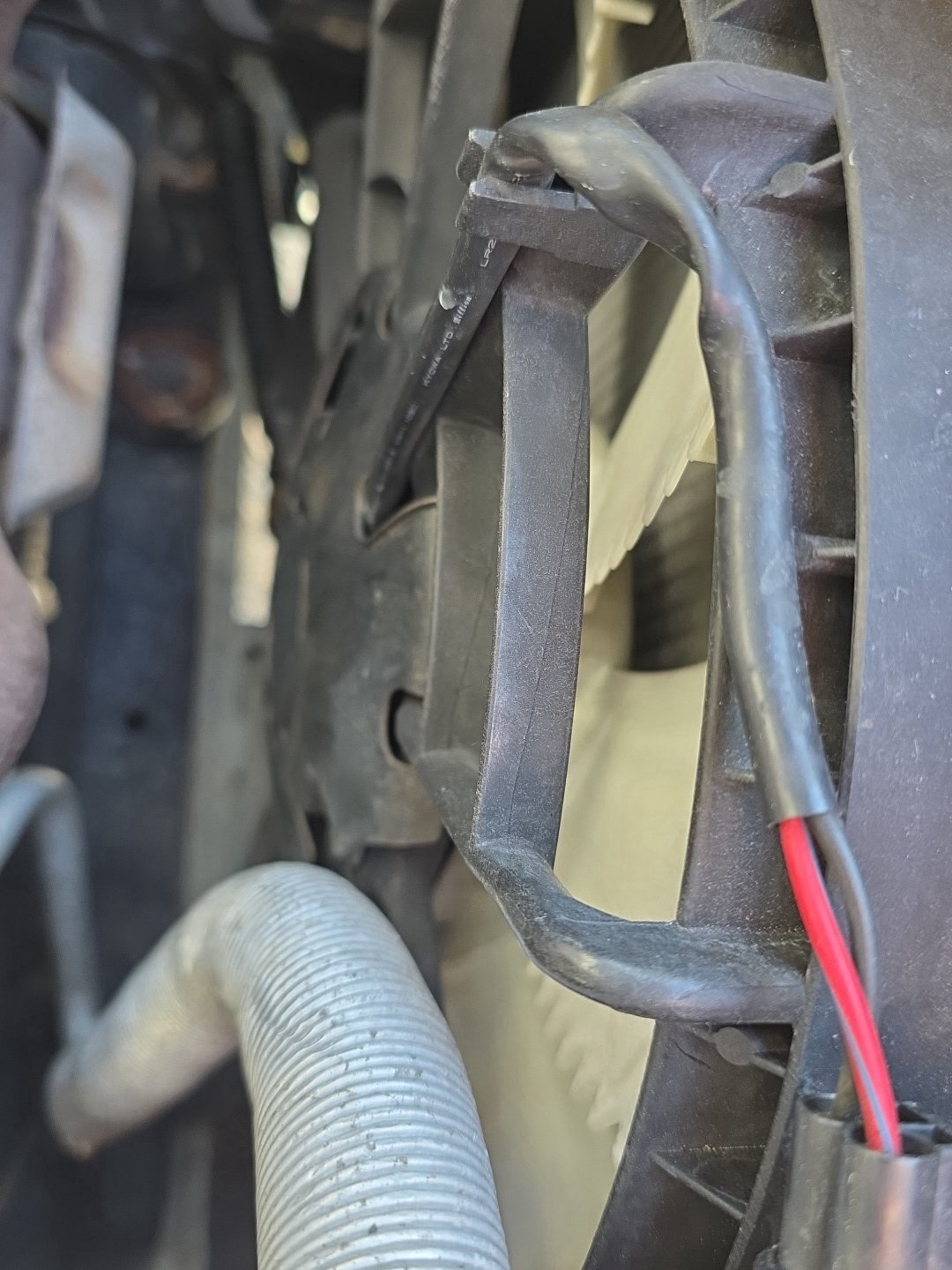 2006-2012 Suzuki SX4 YA11S - Right Radiator Fan PN:
